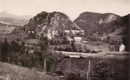 Vue récente du rocher de Châteauneuf