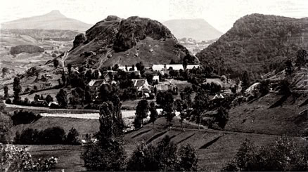 Vue récente du rocher de Châteauneuf