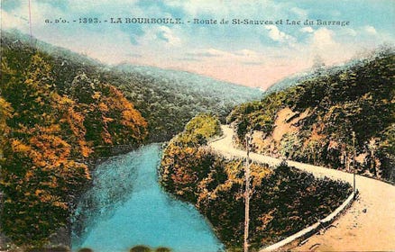 Route de Saint-Sauves et lac du barrage