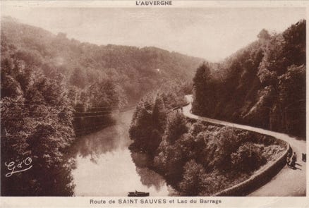Route de Saint-Sauves et lac du barrage 