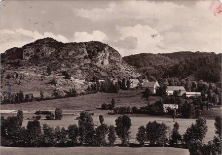 Vue récente du rocher de Châteauneuf