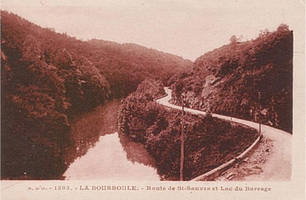 Route de Saint-Sauves et lac du barrage 