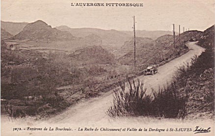 La roche de Châteauneuf et vallée de la Dordogne 